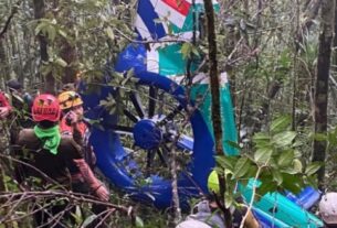 बोर्नियो में हेलीकॉप्टर क्रैश, 8 लोगों की मौत—उड़ान के 5 मिनट बाद टूटा संपर्क