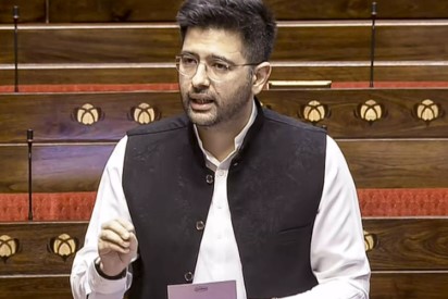 आप में हलचल: राघव चड्ढा को राज्यसभा उपनेता पद से हटाया, बोले—“खामोश हूं, हारा नहीं”