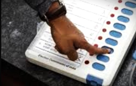 डोमकल में मतदान के दौरान गड़बड़ी के आरोप, चुनाव आयोग ने मांगी रिपोर्ट