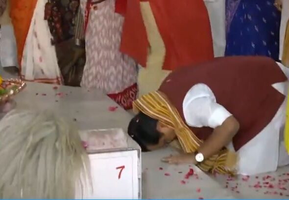 पश्चिम बंगाल में भाजपा की ऐतिहासिक जीत, दिल्ली के कालीबाड़ी मंदिर में भाजपा नितिन नवीन ने की पूजा