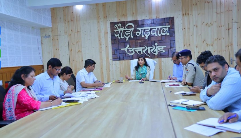 अतिक्रमण के खिलाफ अभियान में और तेजी लाने के निर्देश, चिन्हीकरण और हटाने की कार्रवाई साथ-साथ चलाएं: जिलाधिकारी