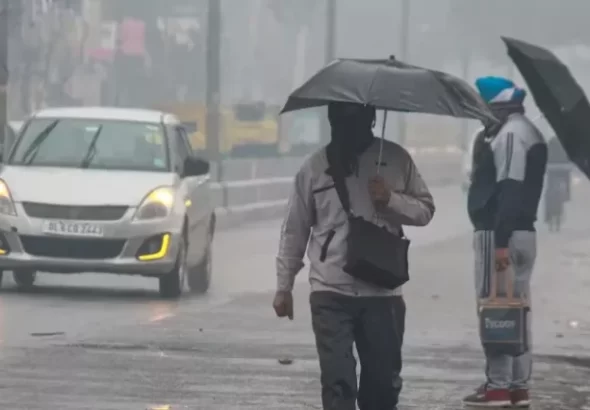 उत्तराखंड में फिर बदला मौसम का मिजाज, कई जिलों में भारी बारिश का अलर्ट